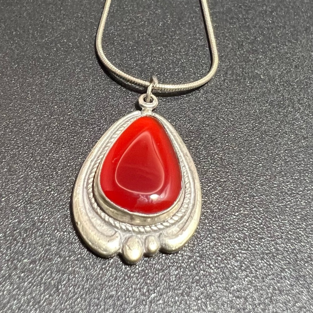 Vibrant Bell Trading Co Sterling Silver Carnelian Rain Drop  Pendant Necklace